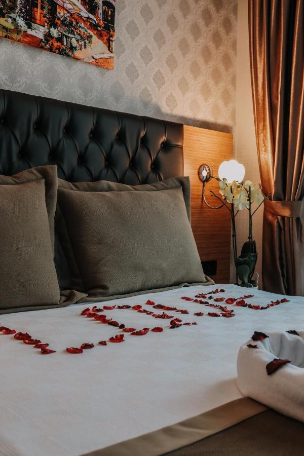 Otel Grand Lark Provincia di Istanbul Esterno foto