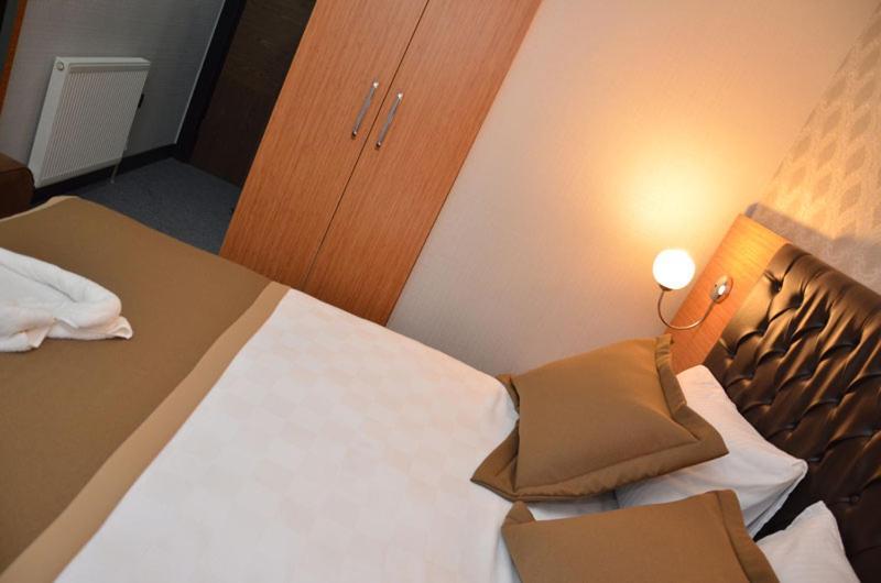 Otel Grand Lark Provincia di Istanbul Esterno foto