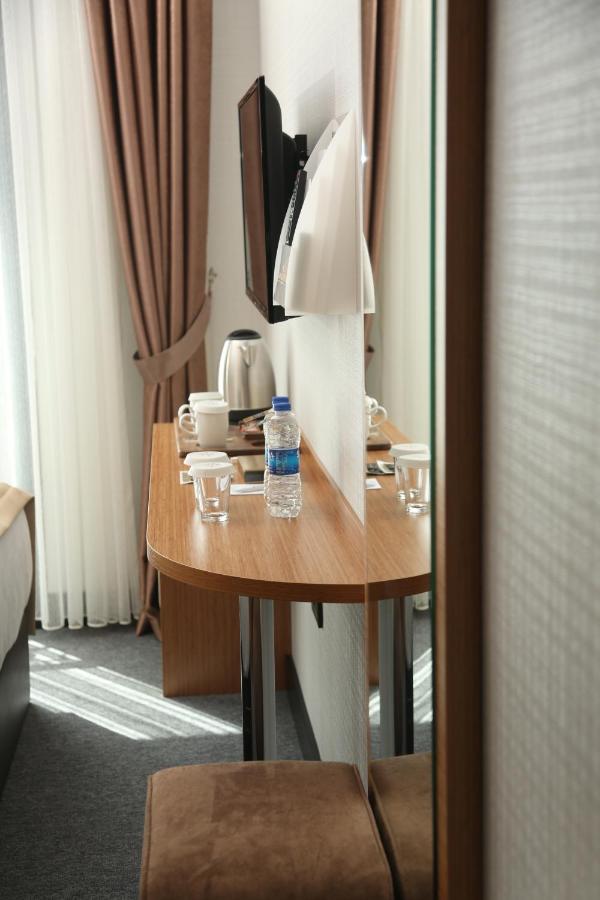 Otel Grand Lark Provincia di Istanbul Esterno foto
