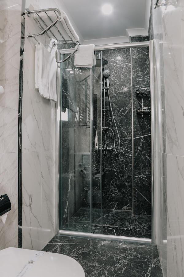 Otel Grand Lark Provincia di Istanbul Esterno foto